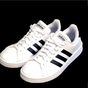 COPY - Like new Women’s Adidas!